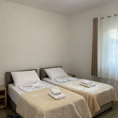 Serenity Guesthouse テス エクステリア 写真